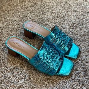 EVETTE SANDAL SIZE 11 TURQUOISE